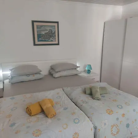 1 * Dobrinj