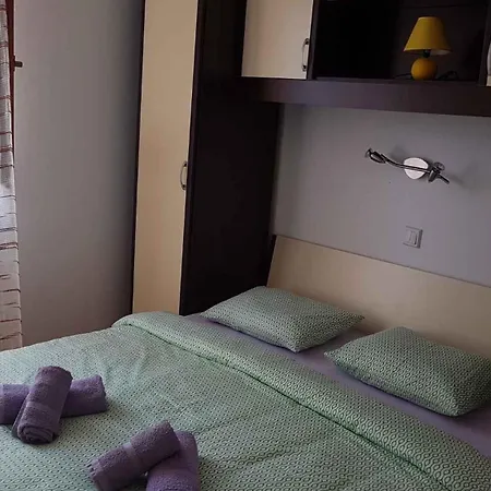 1 Apartment