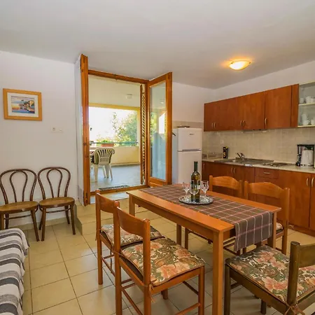 Apartment Dobrinj 1 Klanice