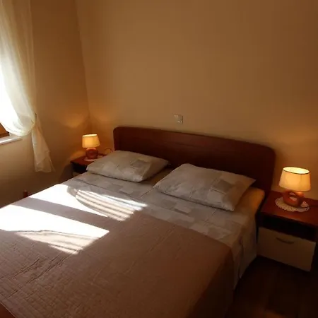 Apartment Dobrinj 1 Apartment *
