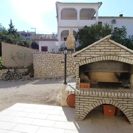 1 Appartamento *