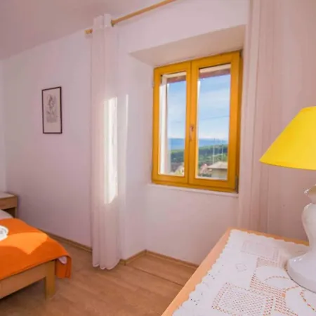 Apartment Dobrinj 1 Lägenhet