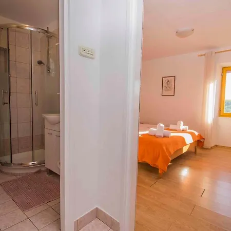 Apartment Dobrinj 1 Lägenhet