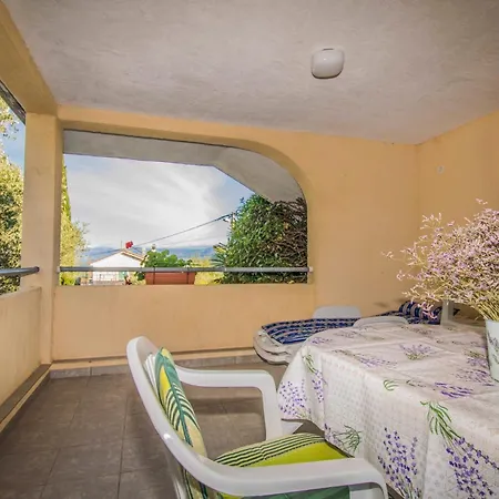 Lägenhet Apartment Dobrinj 1