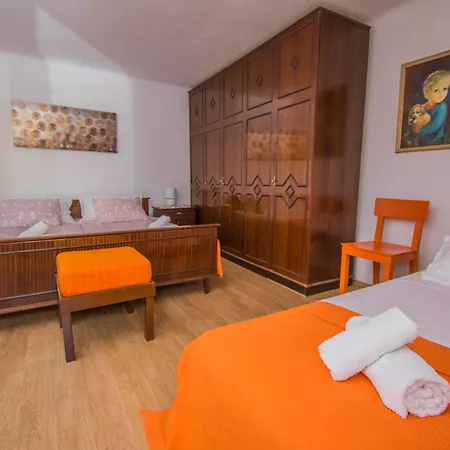 Apartment Dobrinj 1 *