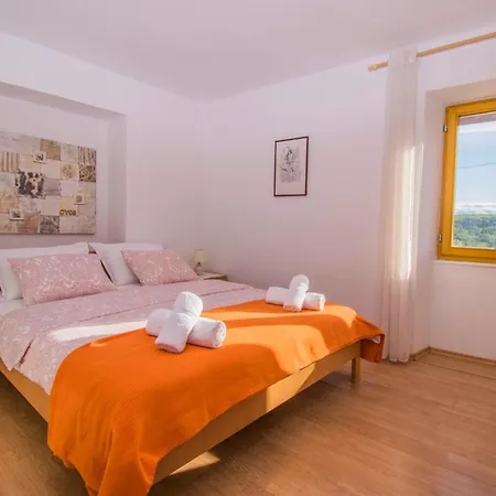 Lägenhet Apartment Dobrinj 1