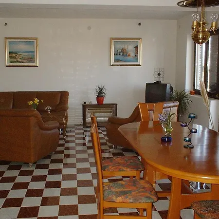 Apartment Dobrinj 1 Lägenhet *