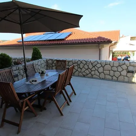 Apartment Dobrinj 1 Klanice