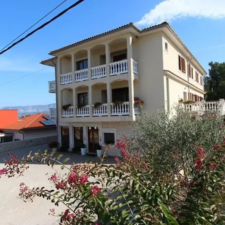 Apartment Dobrinj 1 Lägenhet