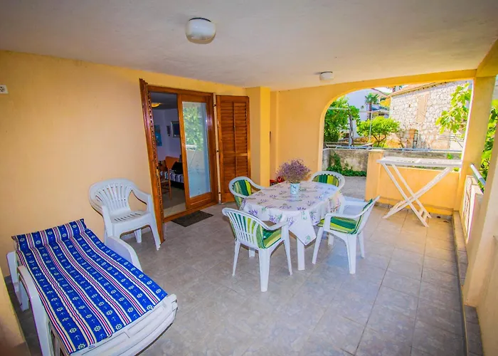 Daire Dobrinj 1 Klanice